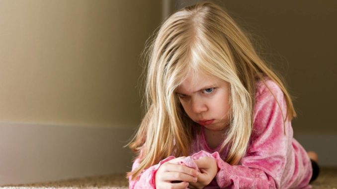 Почему дети капризничают — Полезная информация